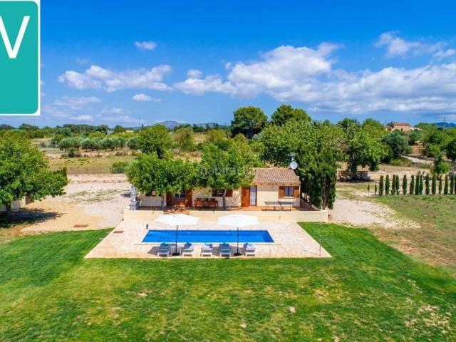 Casa en venta en Baleares Manacor, Porto Cristo. Bienvenido a la finca de sus sueños rodeada de naturaleza! Esta casa unifamiliar ofrece a familias y parejas el refugio perfecto c. Casas.