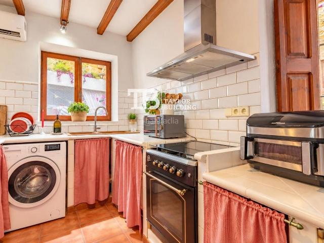 Casa en venta en Baleares Alaró. Encantadora casa de dos plantas con jardín en Alaró!. Casas.