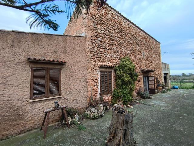 Casa en venta en Baleares Algaida. Finca con casa tradicional. Casas.