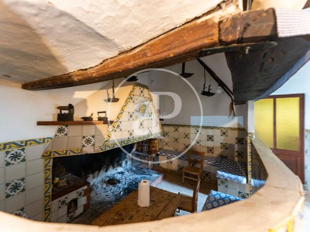 Casa en venta en Baleares Banyalbufar. Finca del siglo XVIII con 100 hectáreas de terreno a reformar en Puigpunyent. Casas.