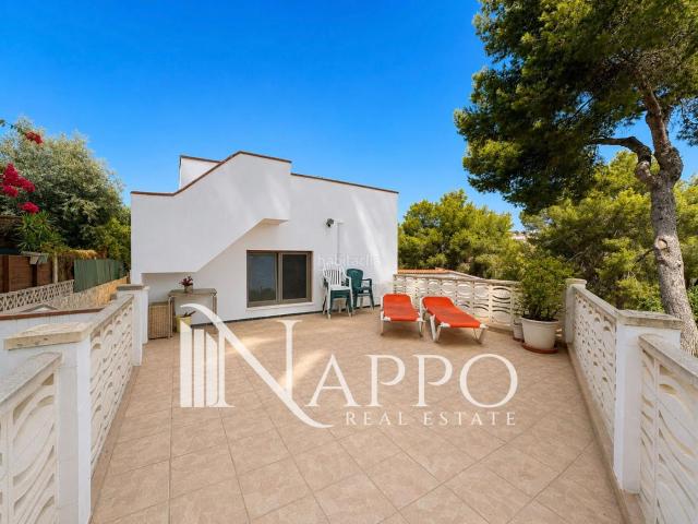 Casa en venta en Baleares Calvià, Costa de la Calma. Encantadora casa cerca del mar en Costa de la Calma. Casas.
