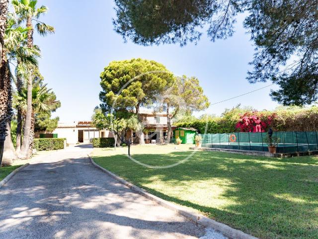 Casa en venta en Baleares Campos, Zona Rústica Interior. Casa en venta con LICENCIA TURISTICA en cerca de ES TRENC. Casas.