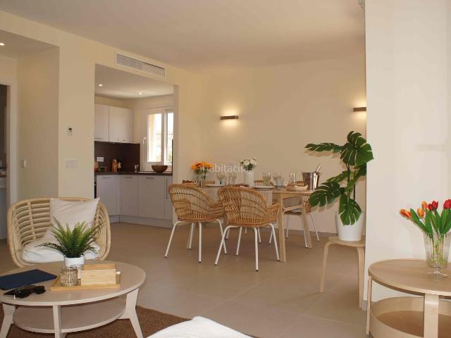 Casa en venta en Baleares Campos, Sa Ràpita Ses Covetes. Nueva construcción casa unifamiliar con piscina comunitaria en una zona tranquila. Casas.