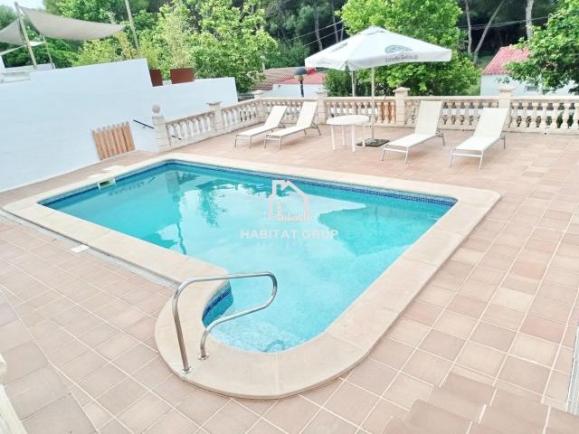 Casa en venta en Baleares Ciutadella de Menorca, Cala Blanca. VIVIENDA ESCULPIDA EN UNA CUEVA NATURAL EN CIUTADELLA DE MENORCA. Casas Ciutadella de.