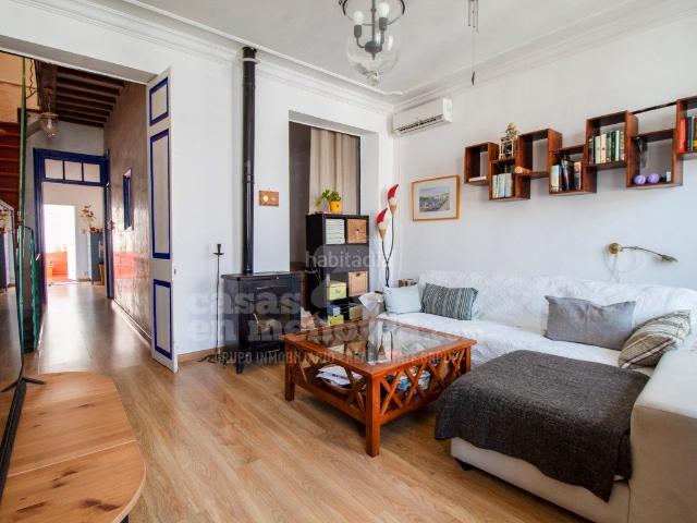 Casa en venta en Baleares Es Castell, Es Castell. Casa señorial con patio en el centro de Es Castell. Casas Es.