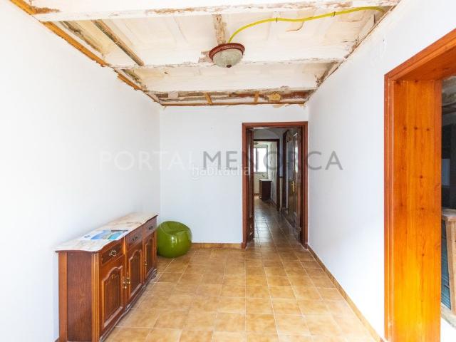 Casa en venta en Baleares Ferreries, Ferreries poble. Casa de pueblo con patio para reformar en Ferreries. Casas.