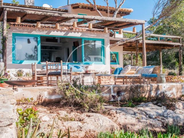 Casa en venta en Baleares Formentera. Casa con vistas al mar en venta en el Pilar de la Mola, Formentera. Casas.