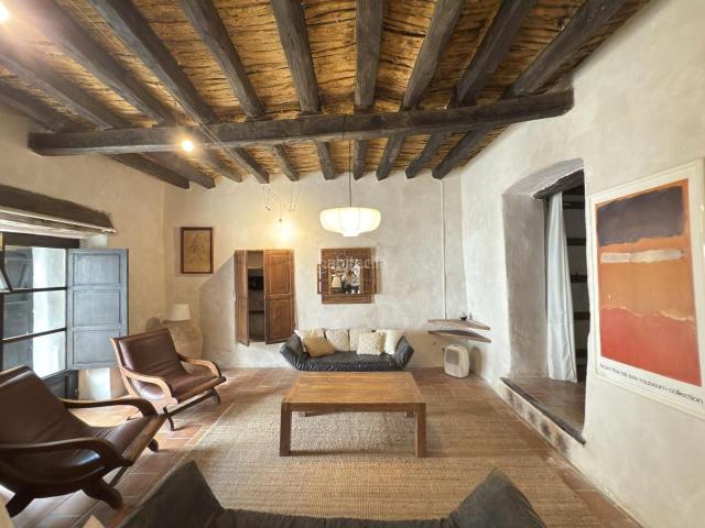 Casa en venta en Baleares Ibiza, Dalt Vila La Marina. Encantadora casa histórica en Dalt Villa con vistas al puerto. Casas.