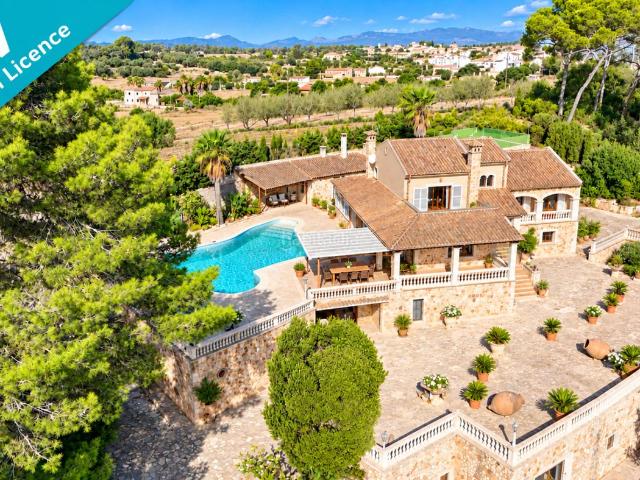 Casa en venta en Baleares Lloret de Vista Alegre. Impresionante finca mediterránea con vistas panorámicas, gran piscina y licencia ETV en Lloret de Vistalegre 1.695.000 Parcela d. Casas Lloret de.