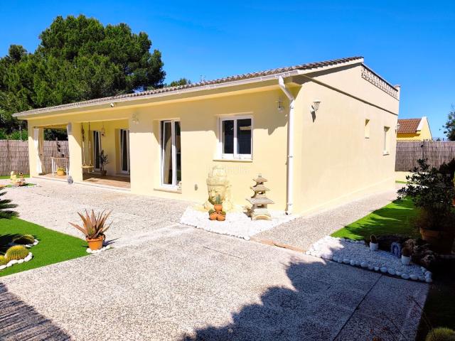 Casa en venta en Baleares Llucmajor, Badia Blava Badia Gran Tolleric. ¡Espectacular Chalet Unifamiliar con total privacidad y estilo!. Casas.