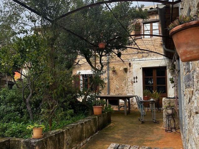 Casa en venta en Baleares Puigpunyent. Chalet pareado con piscina en Galilea Sierra de Tramontana. Casas.