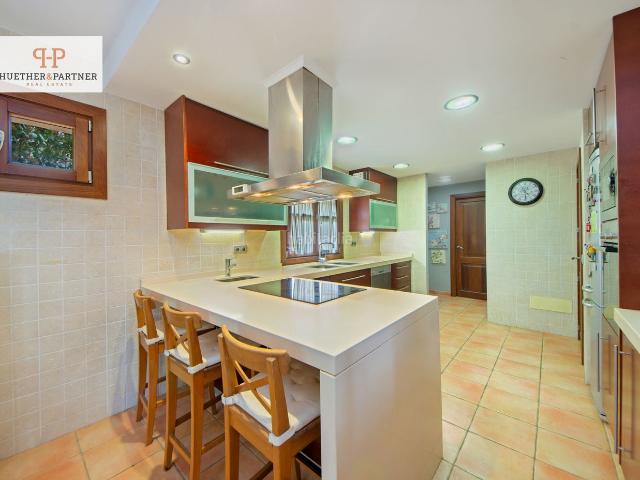 Casa en venta en Baleares Puigpunyent. Disfrute del Patrimonio de la Humanidad de la UNESCO en Mallorca chalet independiente en Puigpunyent de ensueño. Casas.