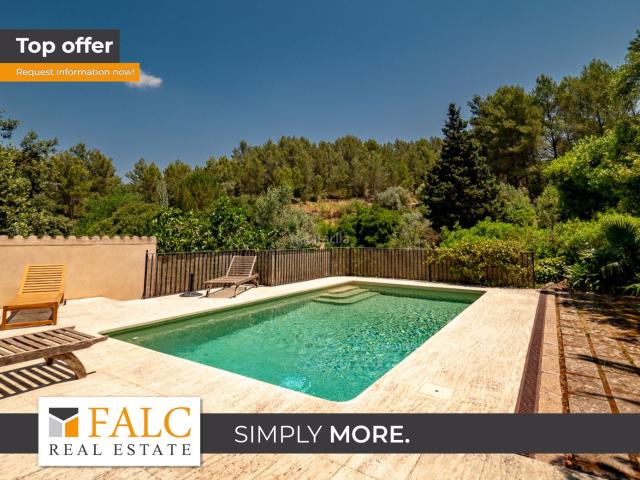 Casa en venta en Baleares Puigpunyent. Idilio natural en Puigpunyent chalet con bosque privado y piscina. Casas.