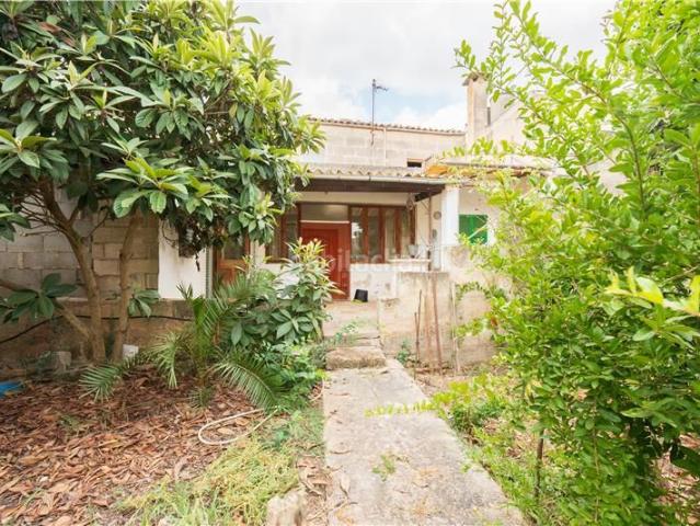 Casa en venta en Baleares Petra. Casa con jardín en planta de 490m2 aprox. Casas.