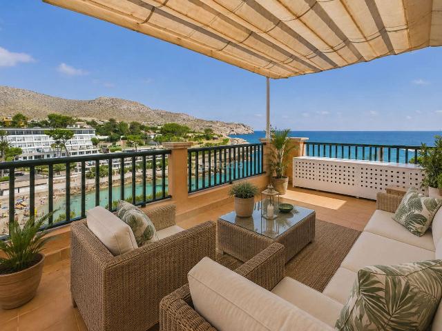 Casa en venta en Baleares Pollença, Cala Sant Vicenç. Casa señorial tradicional con un amplio terreno en primera línea de mar y con un extraordinario potencial de revalorización Ref. Casas.