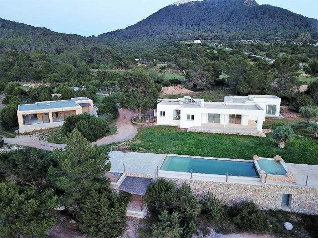 Casa en venta en Baleares Sant Josep de sa Talaia, Es Cubells. Villa Exclusiva en Es Vedrà Lujo y Naturaleza en Armonía. Casas Sant Josep de sa.