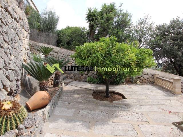 Casa en venta en Baleares Selva. Gran casa de pueblo con vistas panorámicas en Selva. Casas.