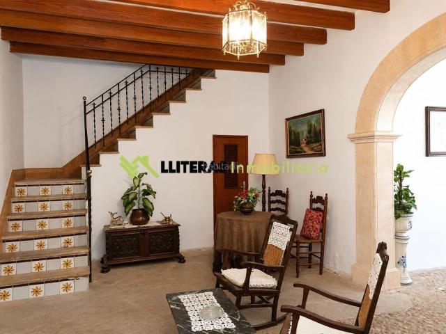 Casa en venta en Baleares Sineu. Casa de pueblo con carácter mallorquín. Casas.