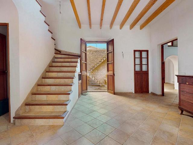 Casa en venta en Baleares Sineu. Casa mallorquina con historia en el corazón de Sineu. Casas.