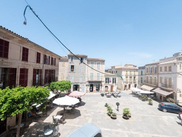Casa en venta en Baleares Sineu. Impresionante casa en la plaza de Sineu. Casas.