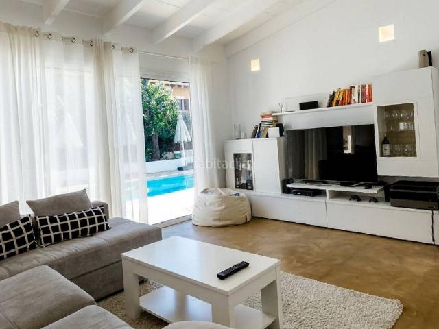 Casa en venta en Baleares Son Servera, Port Nou Port Verd Port Vell. Vida moderna en una sola planta con piscina y azotea. Casas Son.