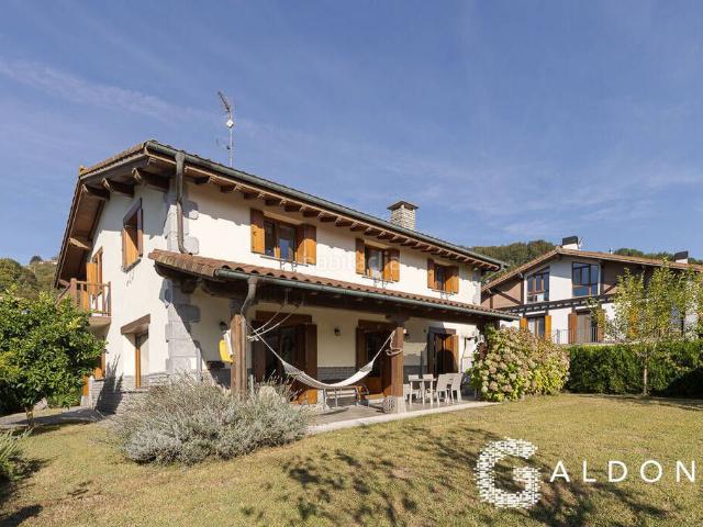 Casa en venta en Baliarrain. Magnifica villa independiente en Baliarrain. Casas.