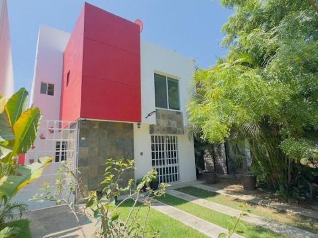 Casa en venta en Banus Ixtapa, totalmente amueblada, 3 rec, casa club con alberca