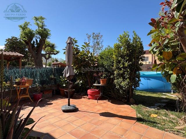 Casa en venta en Banyeres del Penedès. Amplia casa adosada con jardín, placas solares y garaje doble en Banyeres del Penedès. Casas Banyeres del.