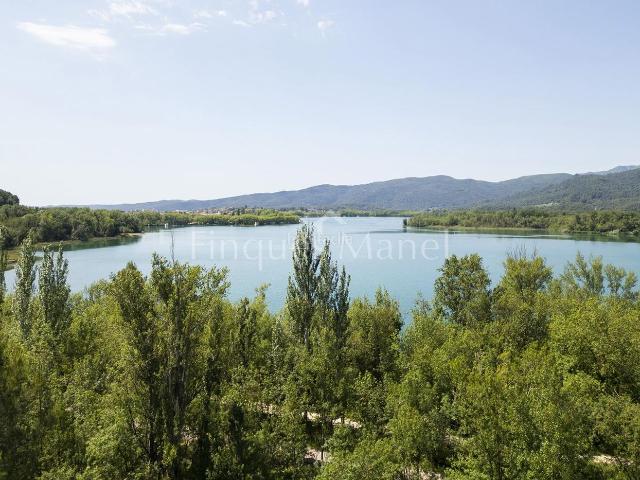Casa en venta en Banyoles. Casa exclusiva amb vistes a lEstany de Banyoles. Casas.