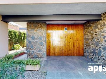 Casa en venta en Barberà del Vallès, Ca n´Esteper Can Gorgs Can Gorgs II. EXCLUSIVA CASA AMB JARDÍ EN UNA DE LES MILLORS ZONES DE BARBERÀ DEL VALLÈS. Casas Barberà del.