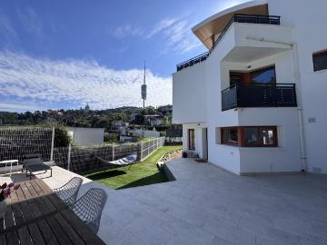 Casa en venta en Barcelona, Vallvidrera Tibidabo Les Planes. OPORTUNIDAD CASA DISPONIBILIDAD INMEDIATA. Casas.