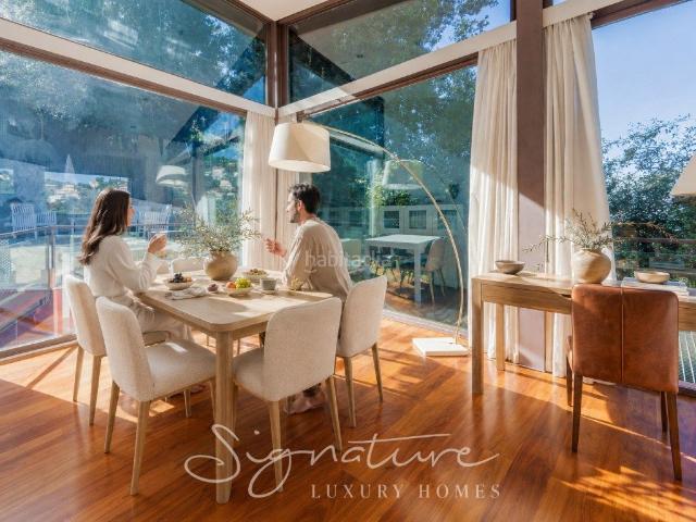 Casa en venta en Barcelona, Vallvidrera Tibidabo Les Planes. Exclusiva villa con vistas de ensueño a un paso de Barcelona. Casas.