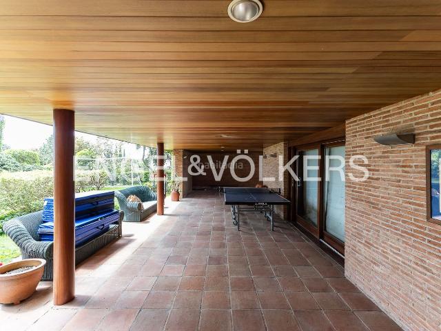 Casa en venta en Barcelona, Vallvidrera Tibidabo Les Planes. Espectacular casa en el centro de Vallvidrera. Casas.