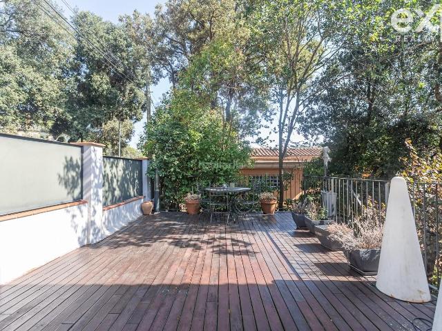 Casa en venta en Barcelona, Vallvidrera Tibidabo Les Planes. Espectacular Casa Unifamiliar con Vistas a Collserola y Gran Parcela Privada en Vallvidrera El Rectoret. Casas.