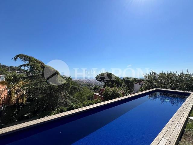 Casa en venta en Barcelona, Vallvidrera Tibidabo Les Planes. Ubicación privilegiada y vistas panorámicas al mar y Barcelona. Casas.