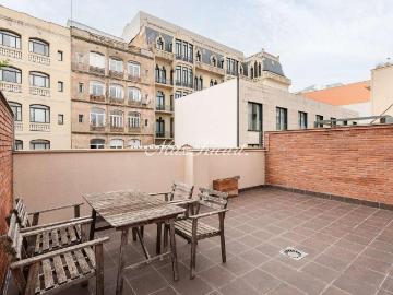 Casa en venta en Barcelona, Vila de Gràcia. Fantastica casa con terraza junto a Paseo de Gracia 179m. Casas.