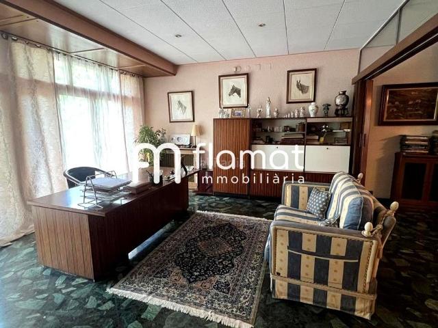 Casa en venta en Barcelona, Vilapicina Torre Llobeta. Casa en Passeig Fabra i Puig. Casas.