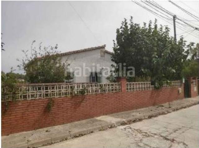 Casa en venta en Barcelona, Canyelles. Casas.