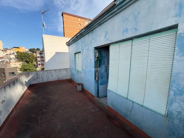 Casa en venta en Barcelona, Carmel. CASA PARA REFORMAR ÍNTEGRAMENTE EN EL CARMELO. Casas.