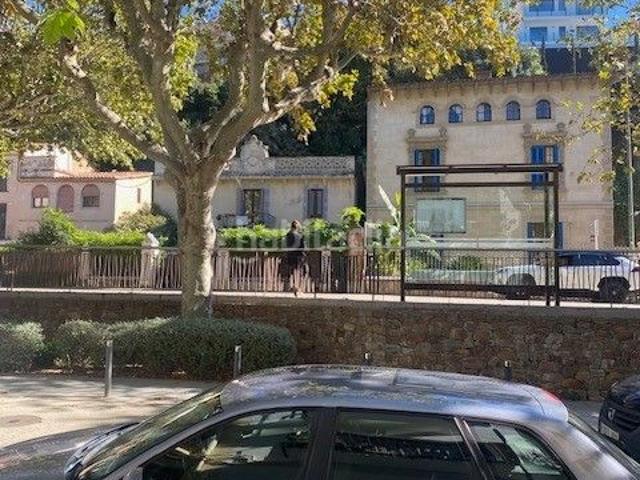 Casa en venta en Barcelona, Dreta de l´Eixample. CASA EN RAMBLA SANT MARTI CON ACCESO POR DOS CALLES DE 280 M2 CONSTRUIDOSOportunidad de Reforma e inversión.Buscas una propiedad c. Casas.