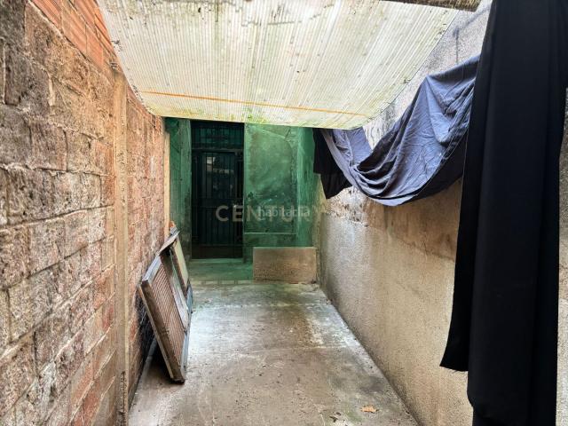 Casa en venta en Barcelona, El Camp de l´Arpa del Clot. SUELO URBANO RESIDENCIAL. Casas.