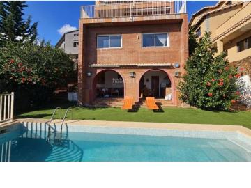 Casa en venta en Barcelona, El Coll. Venta de chalet unifamiliar en Barcelona Capital. Casas.