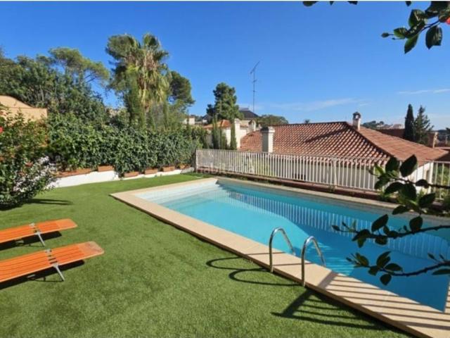 Casa en venta en Barcelona, El Coll. Venta de chalet unifamiliar en Barcelona Capital. Casas.