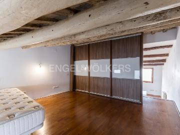 Casa en venta en Barcelona, Horta. Casa con encanto, junto a Plaça Eivissa. Casas.
