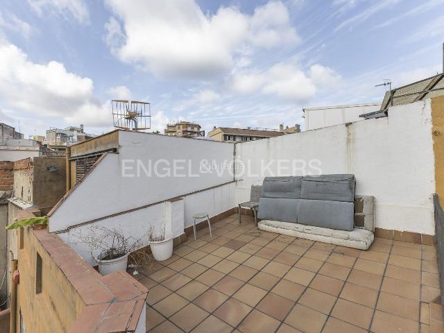 Casa en venta en Barcelona, Horta. Casa con encanto, junto a Plaça Eivissa. Casas.