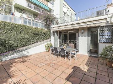 Casa en venta en Barcelona, Horta. Casa con jardín y terraza, en Horta. Casas.