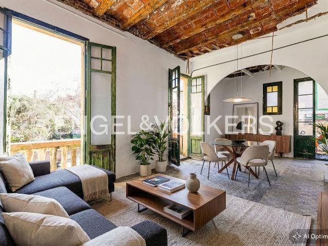 Casa en venta en Barcelona, Horta. Casa Histórica con Jardín en Passeig Maragall. Casas.