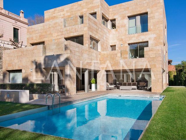 Casa en venta en Barcelona, Pedralbes. EXCLUSIVA CASA CON JARDÍN EN PEDRALBES. Casas.