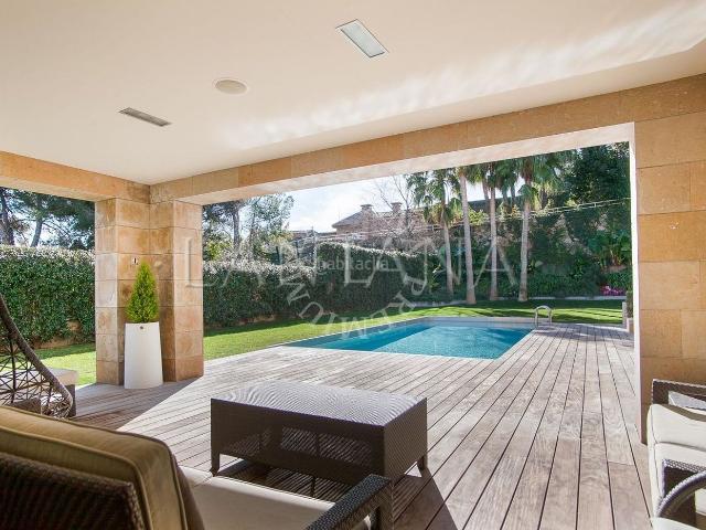 Casa en venta en Barcelona, Pedralbes. EXCLUSIVA CASA CON JARDÍN EN PEDRALBES. Casas.