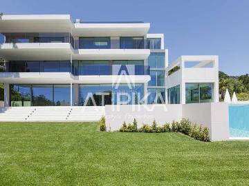 Casa en venta en Barcelona, Pedralbes. Villa de Lujo en Pedralbes con Vistas y Piscina Privada. Casas.